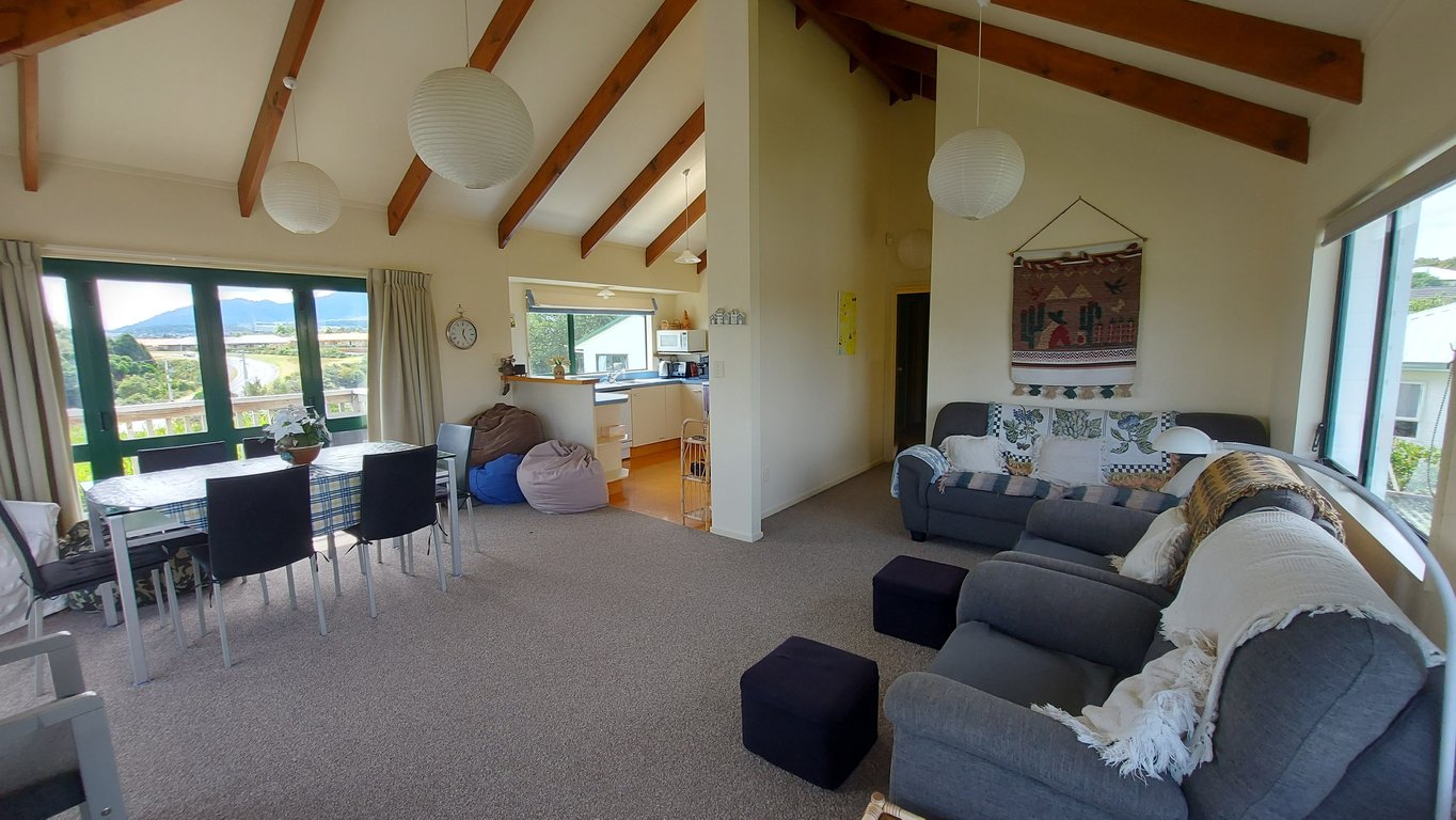 The Lake House - Wharewaka Point Bach