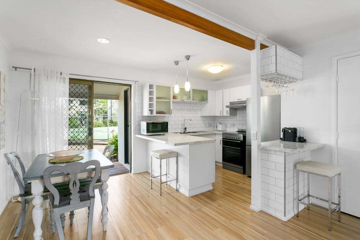 Unit 17 - Eclectic Style Central 2 Bedroom Town House