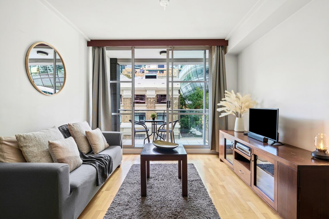 KS004 - CBD Crib | Skyline Views Meet Pool & Gym Living