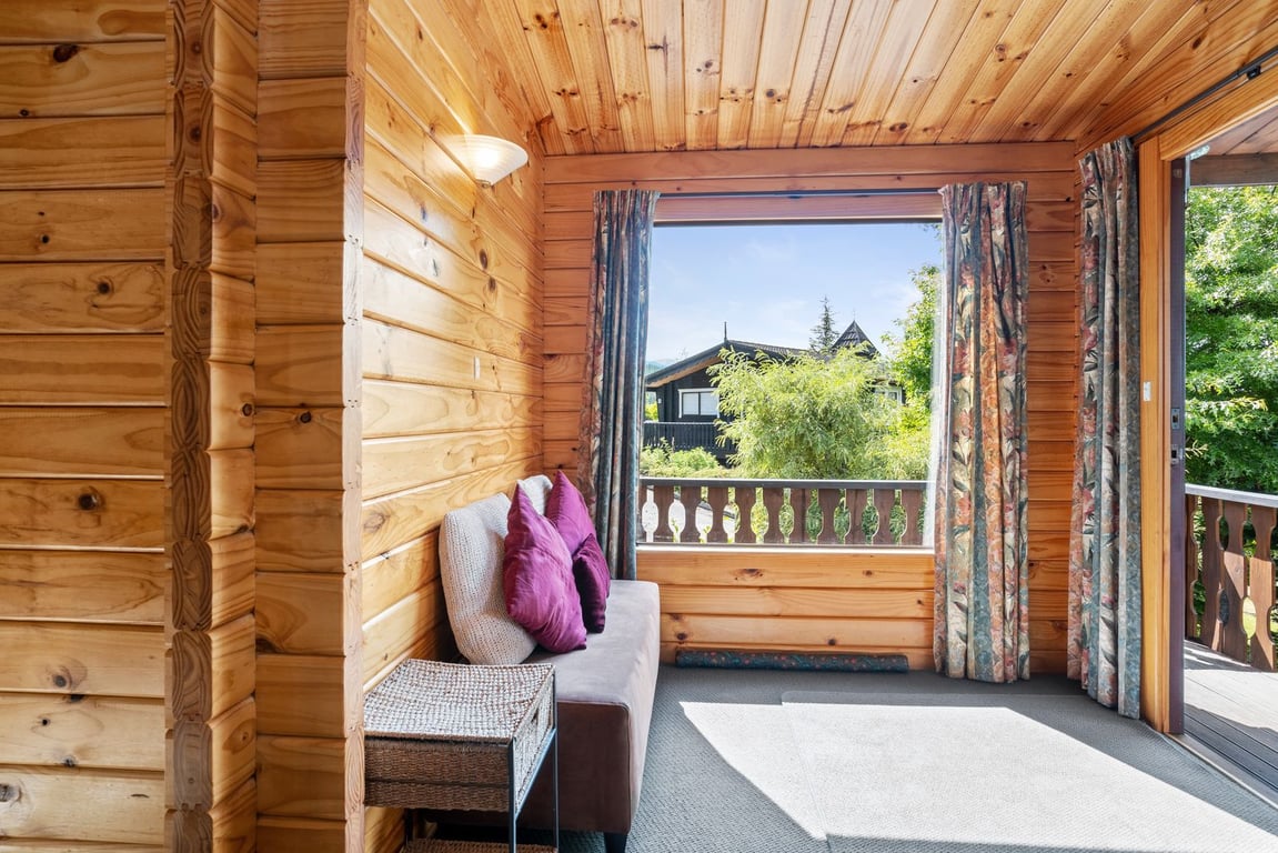 Mountain Gem - Hanmer Springs Holiday Home (Pet Friendly)