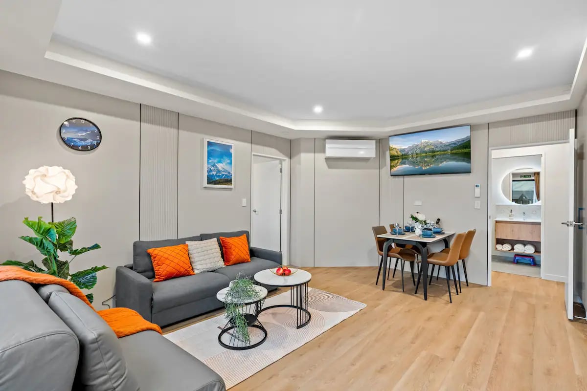 New warm modern family friendly /Unit4/2bedroom