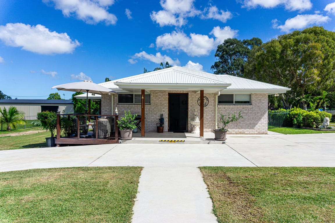 Welcome to "The Captains Deck" rental in Gympie
