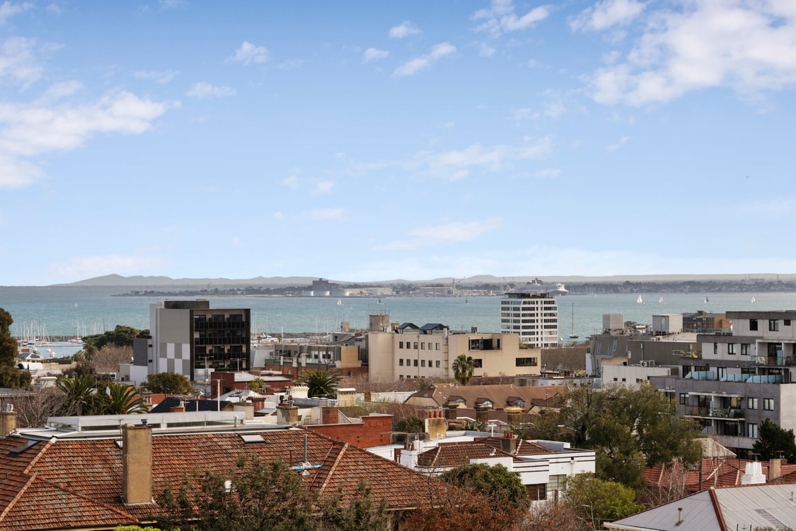 Bayview Canopy @ The Fareham | 2Bed 2Bath 1Car