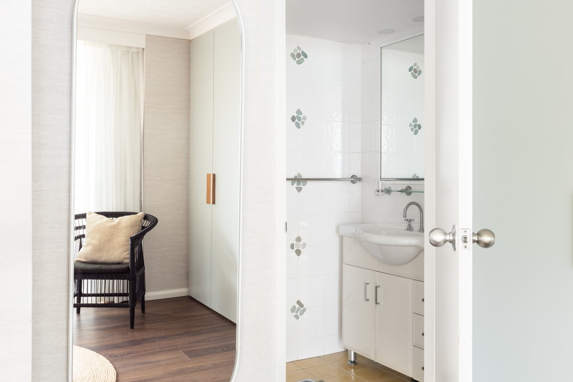 	 Town House 07- Ground level 2 Bedroom 2 Story Townhouse Superior