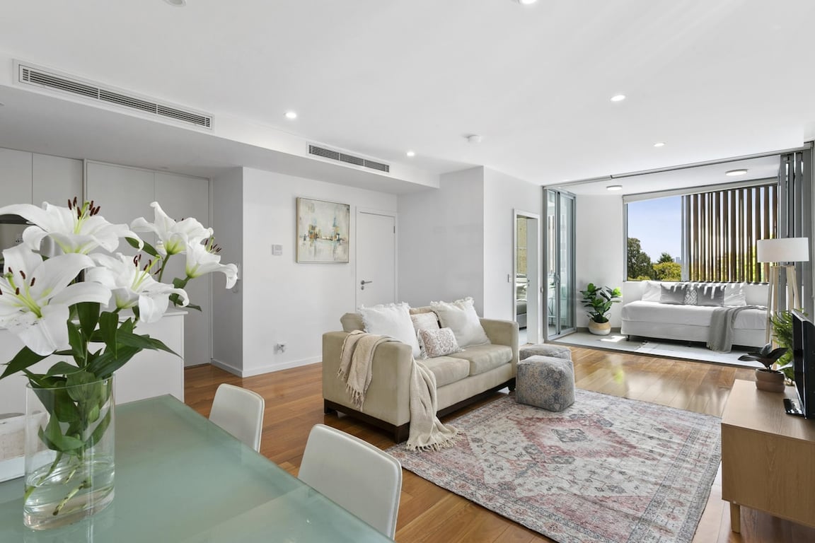 MOS28 - Mosman Moments | Contemporary Laidback Living