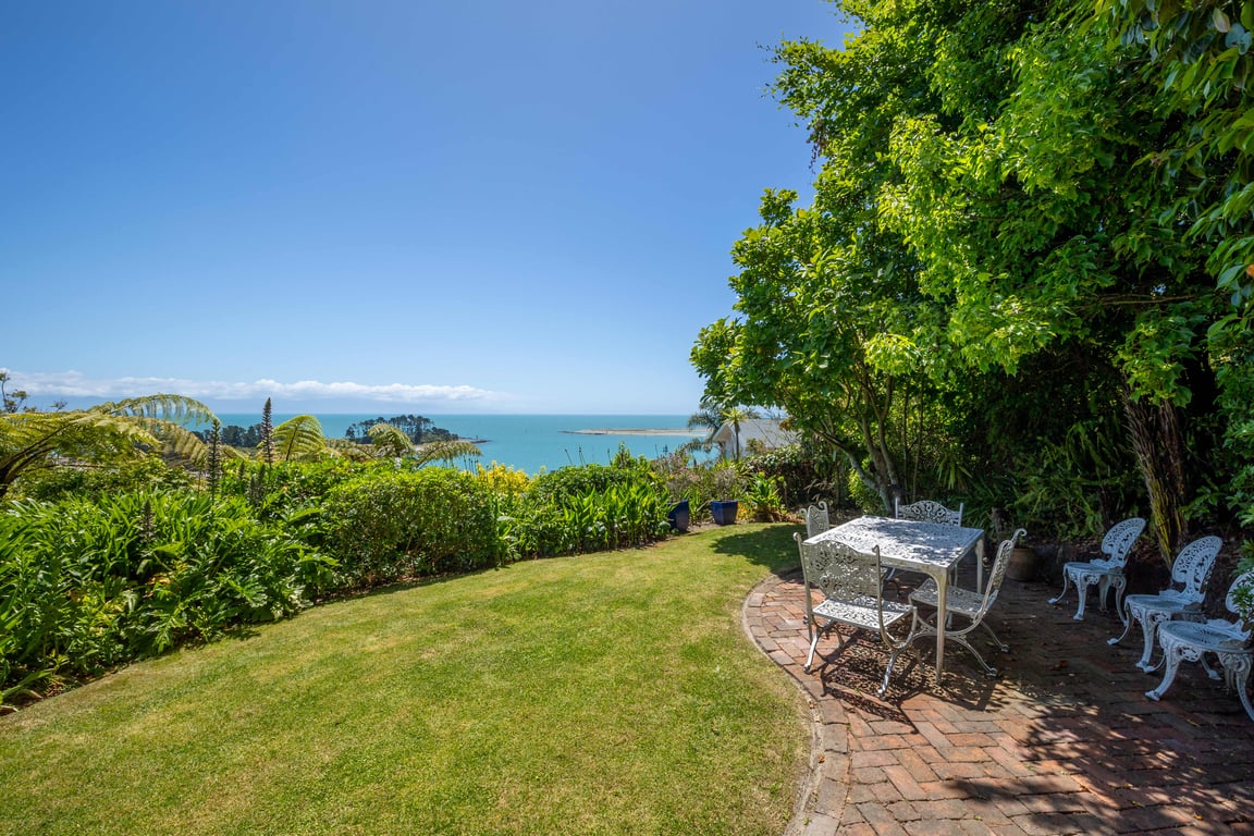 Puna Perch - Te Whare Rangi