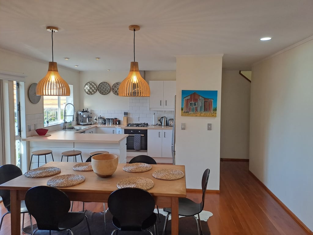 Te Urunga Place - Modern Comfort Near The Lake