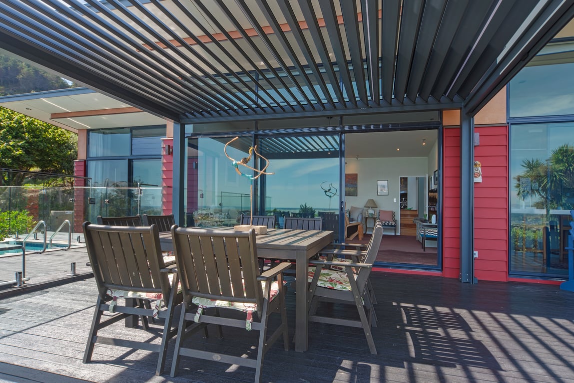 Pohutukawa House - Views, Pools, Serenity!