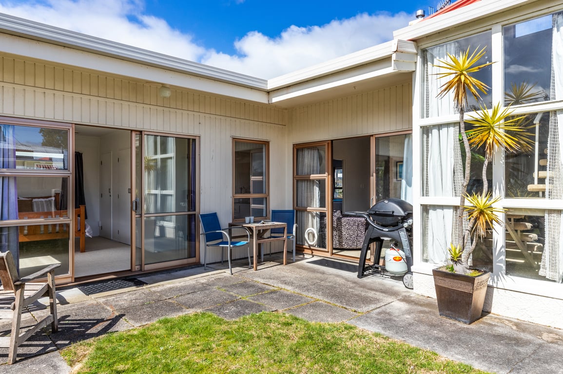 Tui Street Escape – Classic Comfort Near the Lake