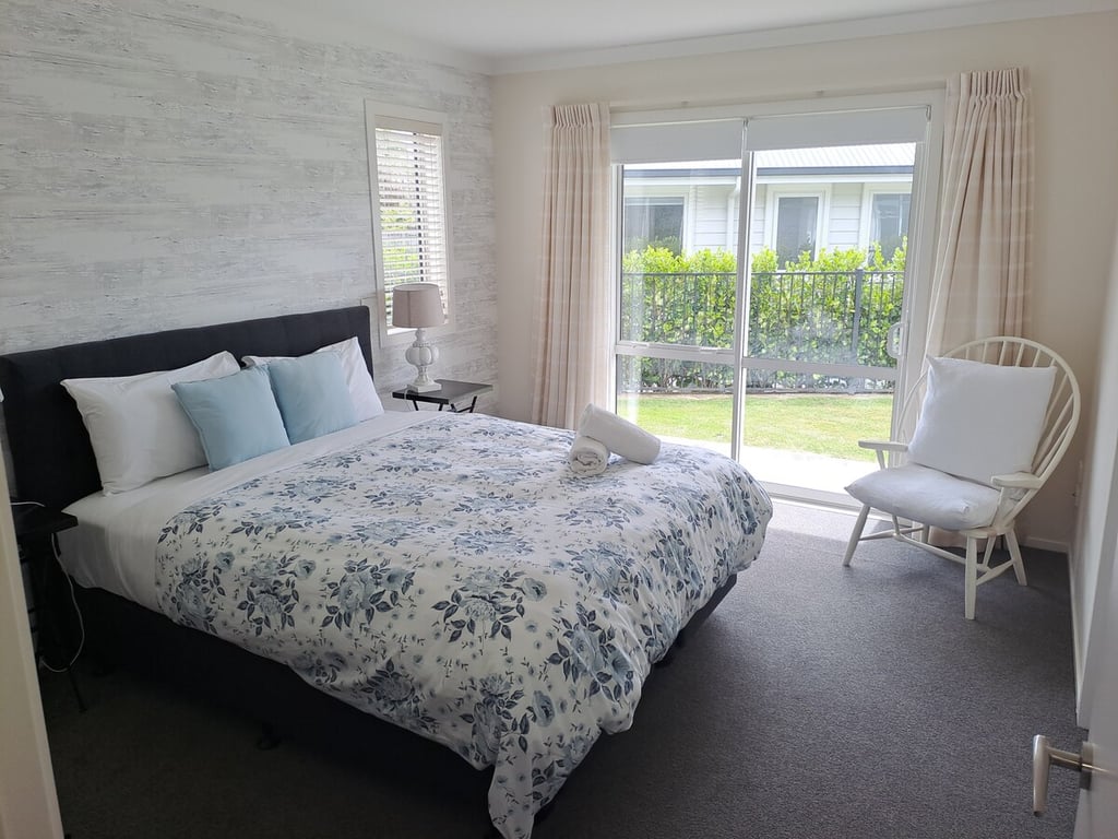 Beautifully Furnished Modern Home In A Quiet Area