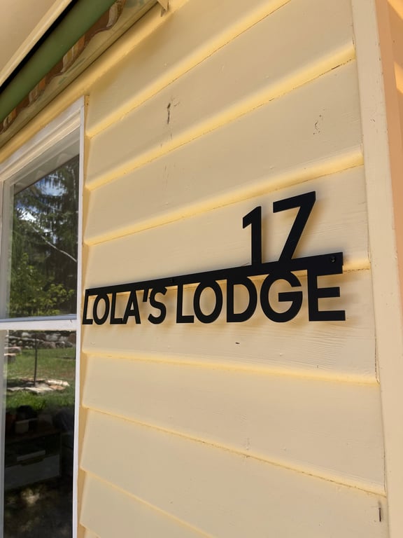 Lola's Lodge