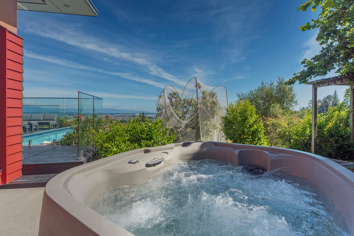 Pohutukawa House - Views, Pools, Serenity!
