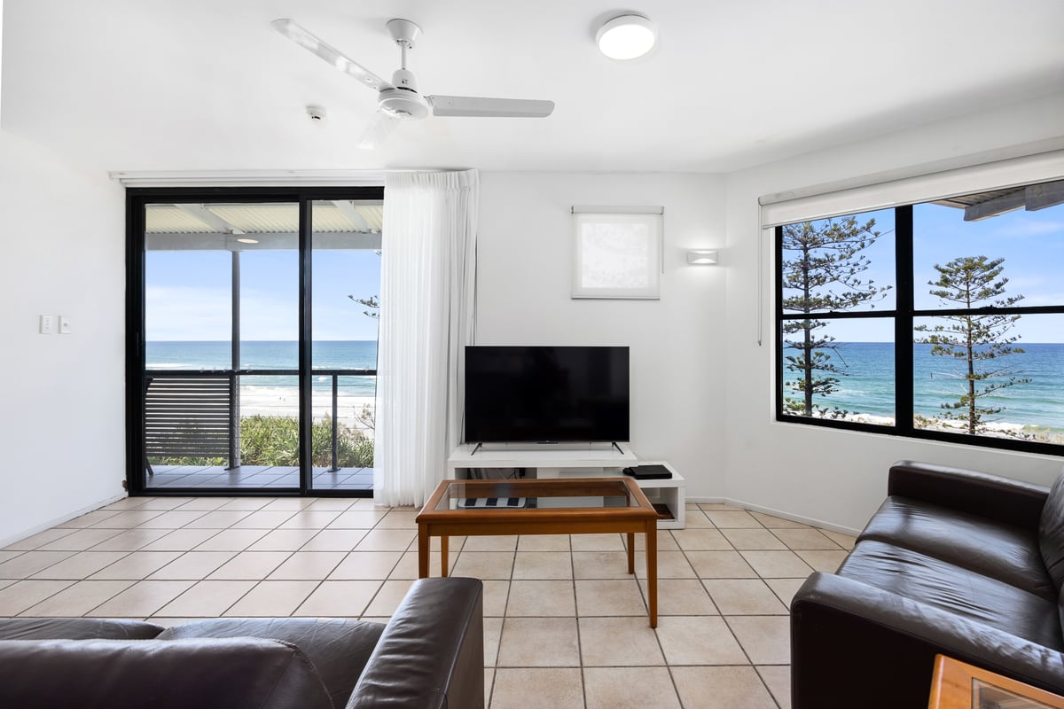 2 Bedroom Apartment Beachfront