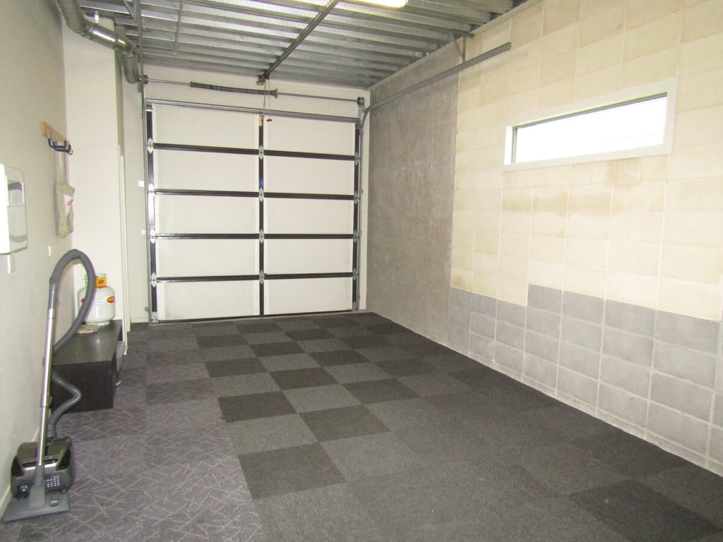 Modern Apartment Close To Town With Great Views