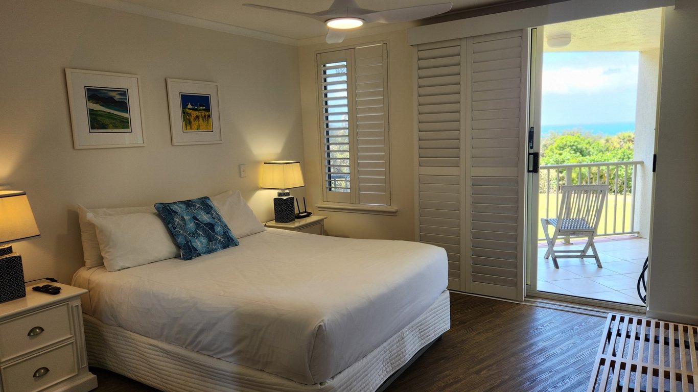 Deluxe Ocean View Apartment