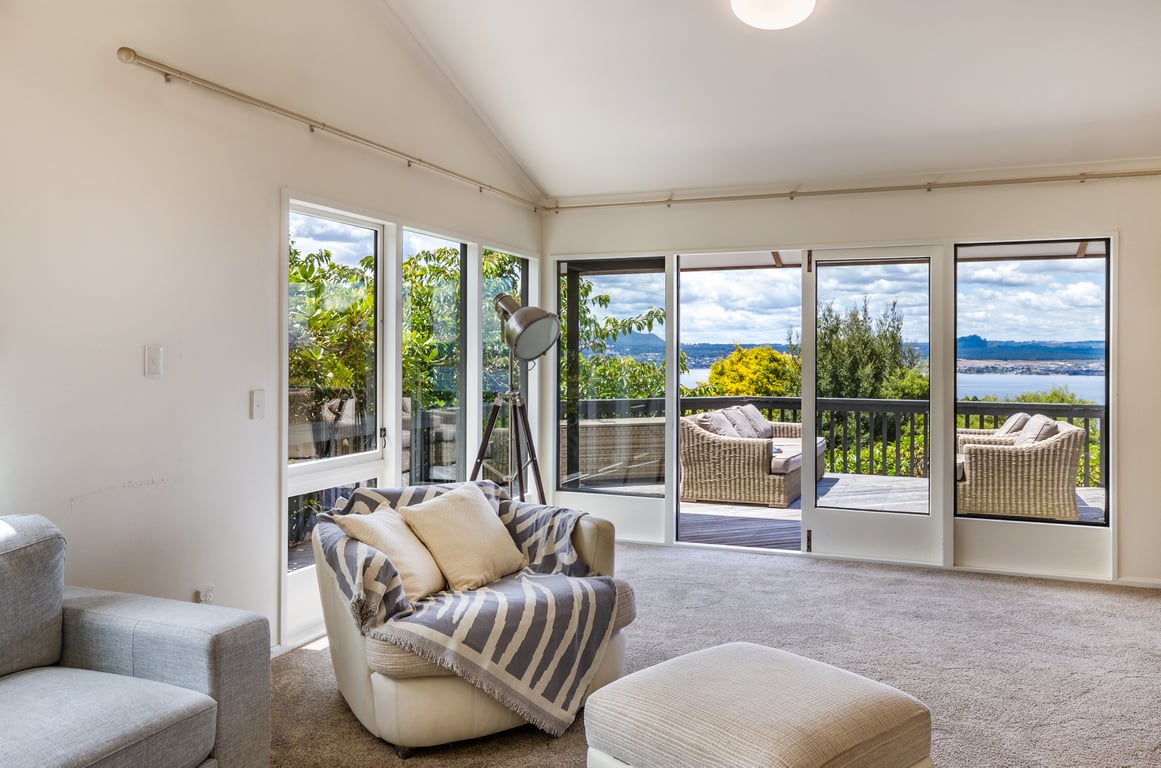 Acacia Bay Views - Serene Panoramic Views Retreat