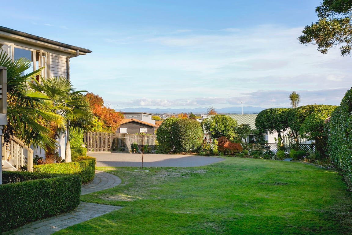 Cottage Lane - Central With Lake Views