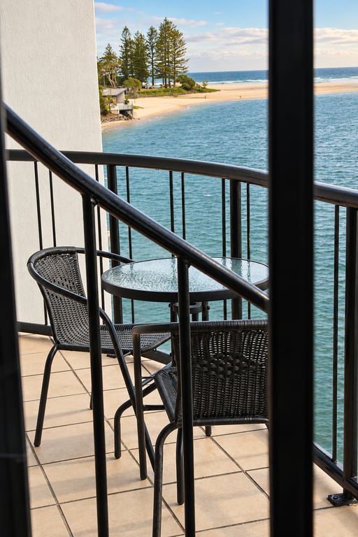 Unit 305 – Deluxe 1 Bedroom Waterfront Rooftop 