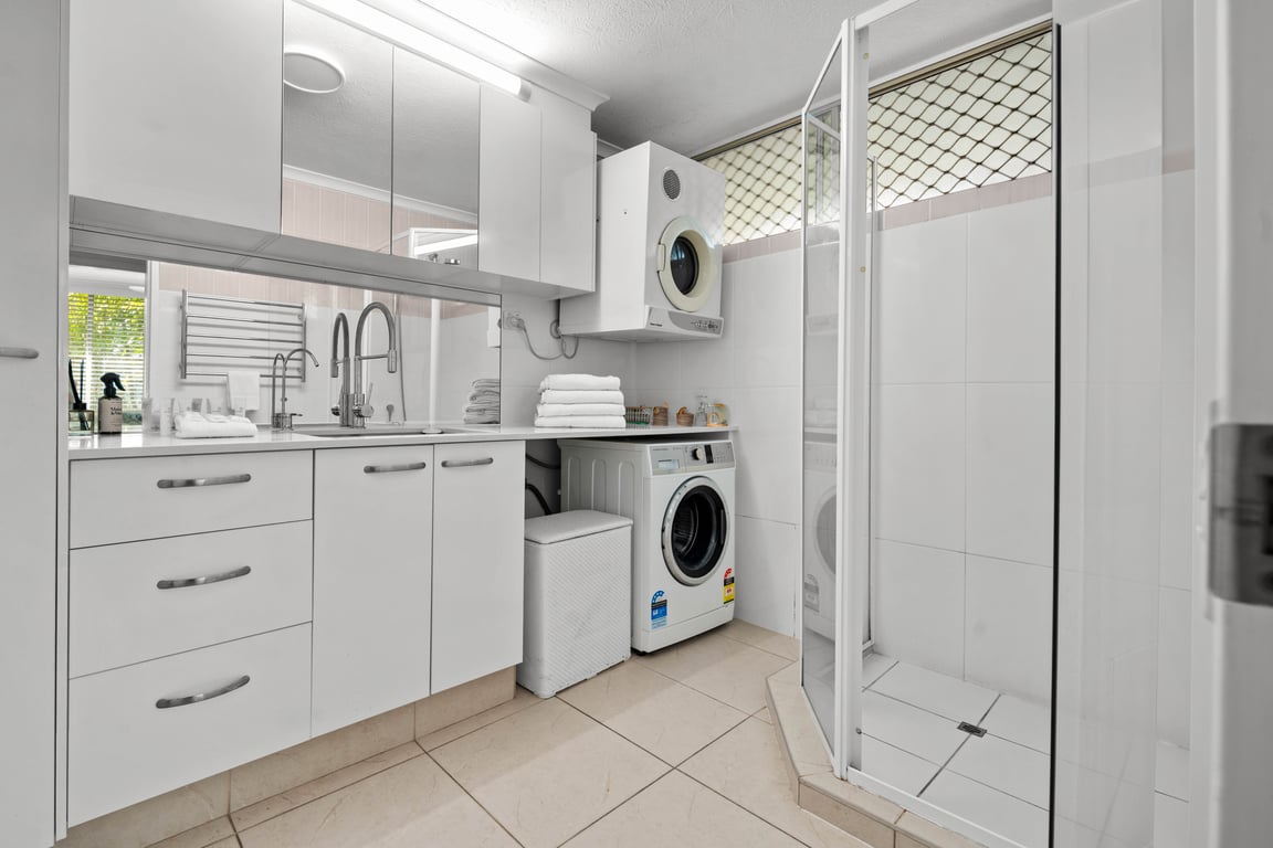 3 Bedroom Private Ground Floor Beachfront Villa 2 with A/C 