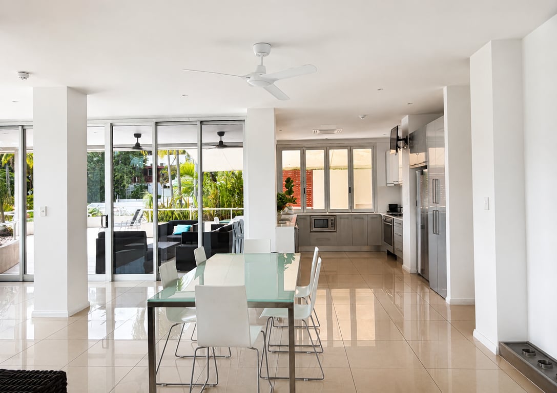 Sun Deck 2 Bedroom Apartment