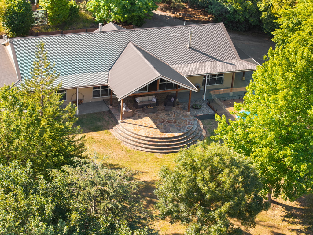 Yarrowood - Country Retreat near Lake Nillahcootie