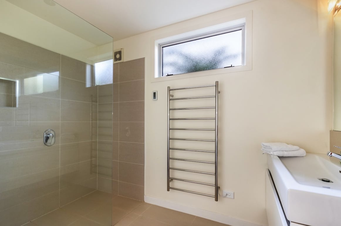 Great Lake Getaway - Your Spacious Taupo Retreat