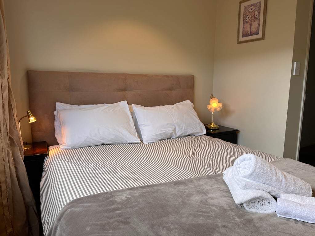 Sunny Family Retreat 