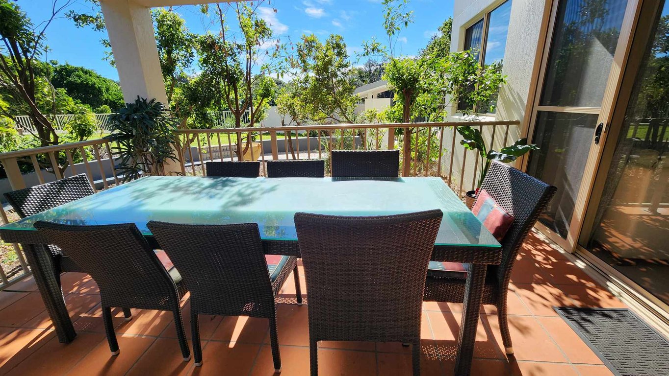 Premium Garden Ocean View Apartment