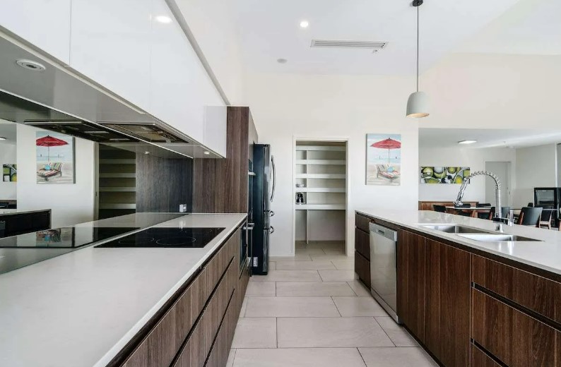 3 Bedroom Skyroom Apartment