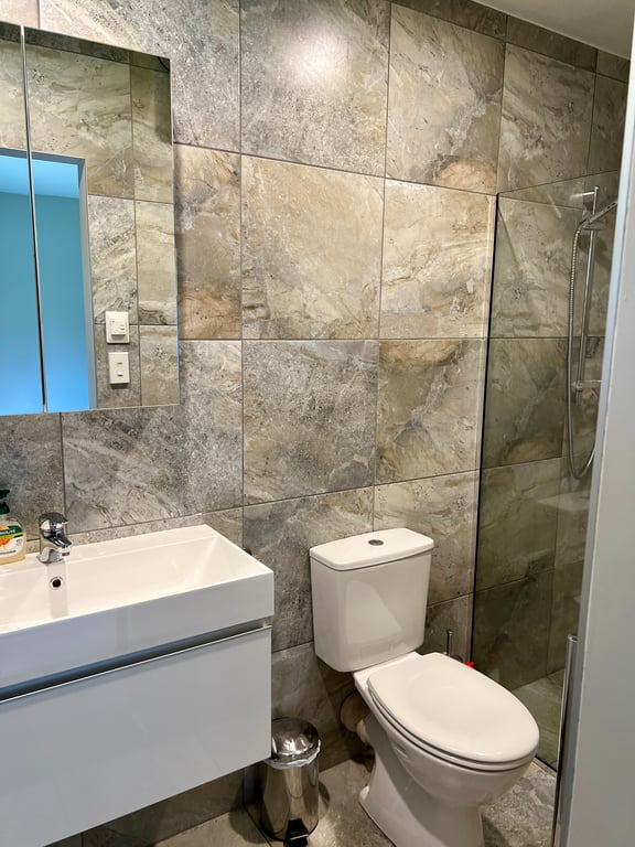 Retreat on Cheltenham (Pet Friendly) 