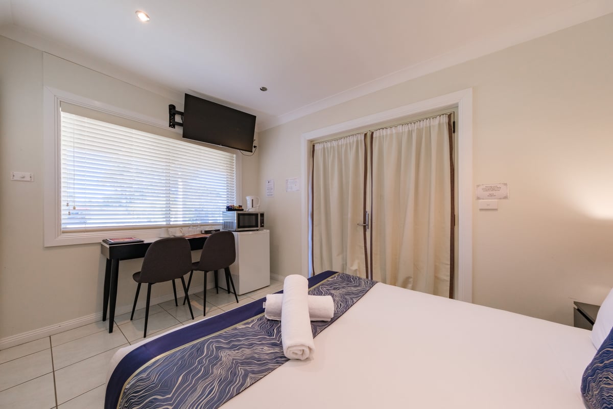 Economy Queen Room A