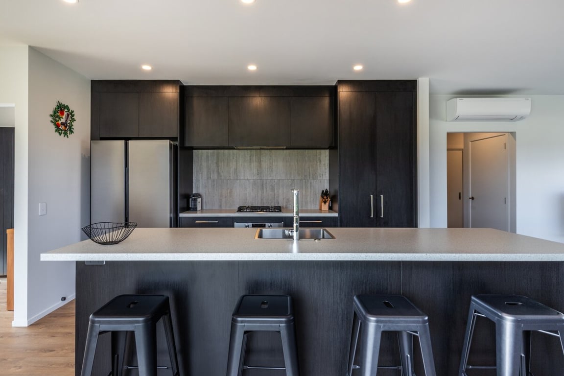 Modern Holiday Retreat - Relax & Unwind In Style