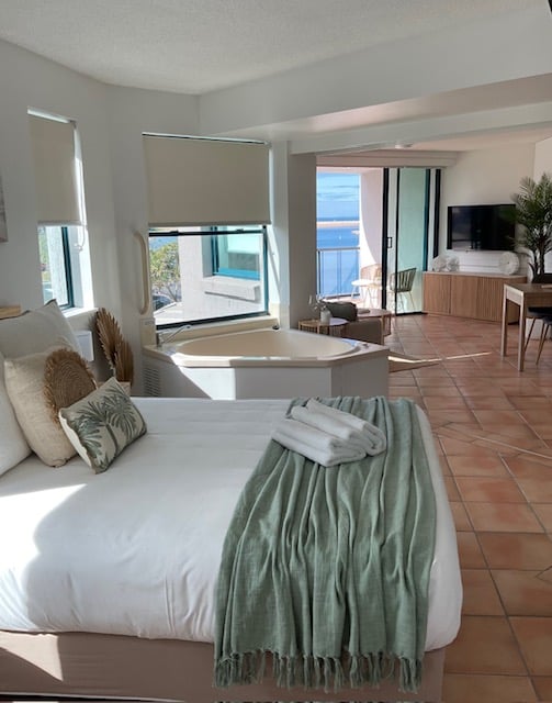 One Bedroom Boardwalk & Ocean View Apartment