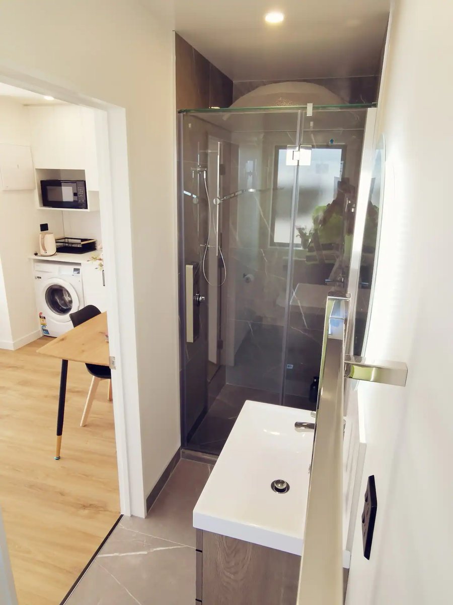 New warm quiet comfy studio