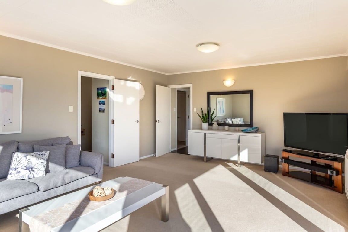 Two Mile Bay Getaway - Comfort & Convenience With Wi-Fi