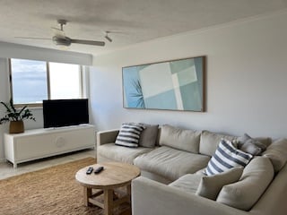 2 Bedroom Premium Ocean View- Unit 25 with A/C