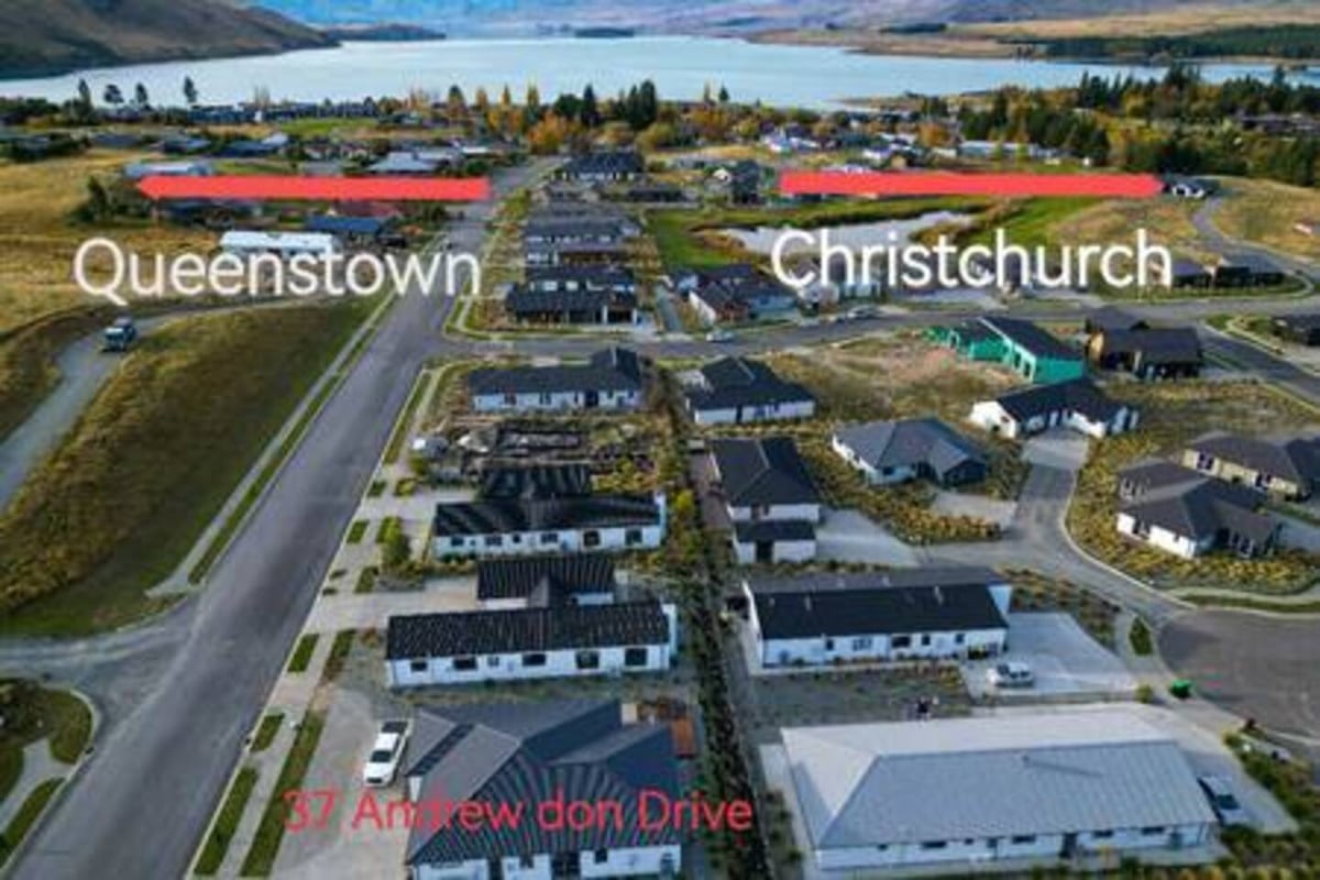 New, family friendly warm unit, mountain view