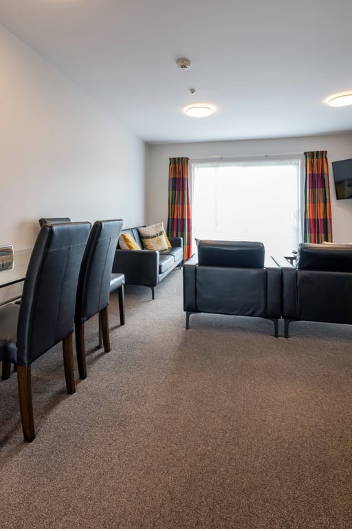 Upper Level 2 Bedroom King