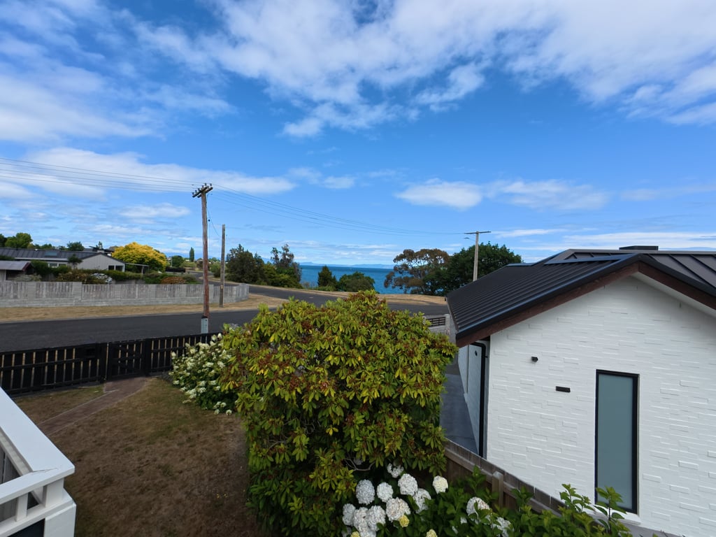 Heeni Street - Great Location Near The Lake