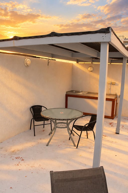 Unit 305 – Deluxe 1 Bedroom Waterfront Rooftop 