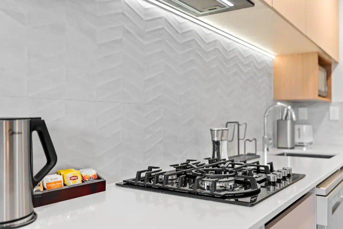 New warm modern 1 bedroom unit2