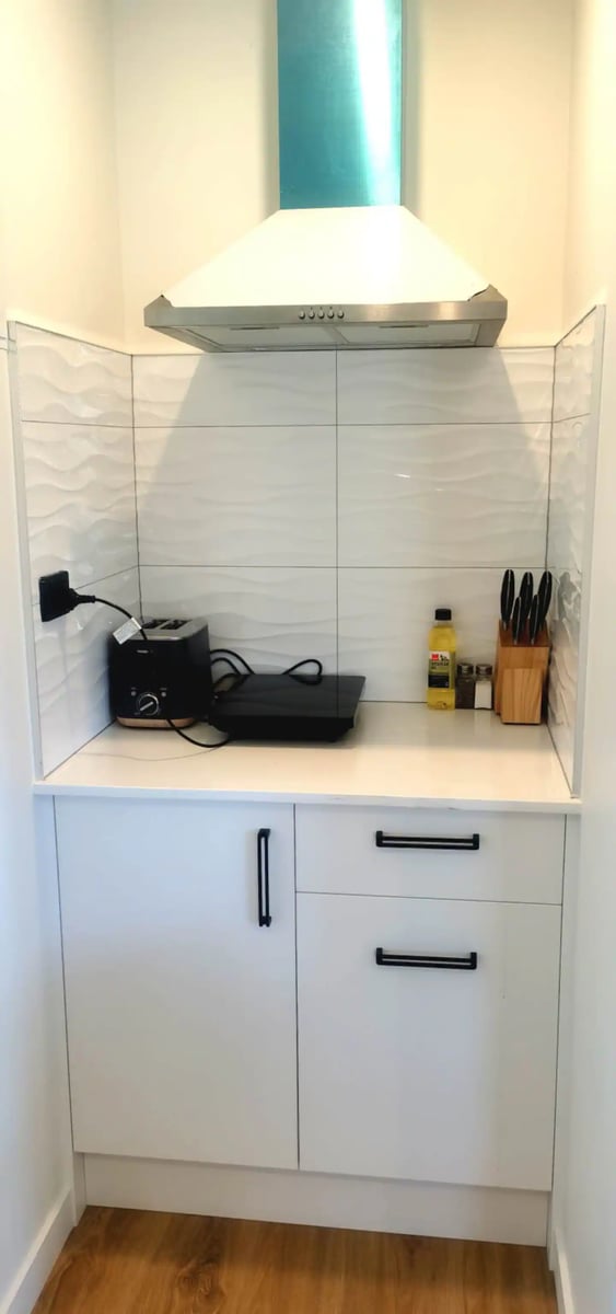 New warm quiet comfy studio