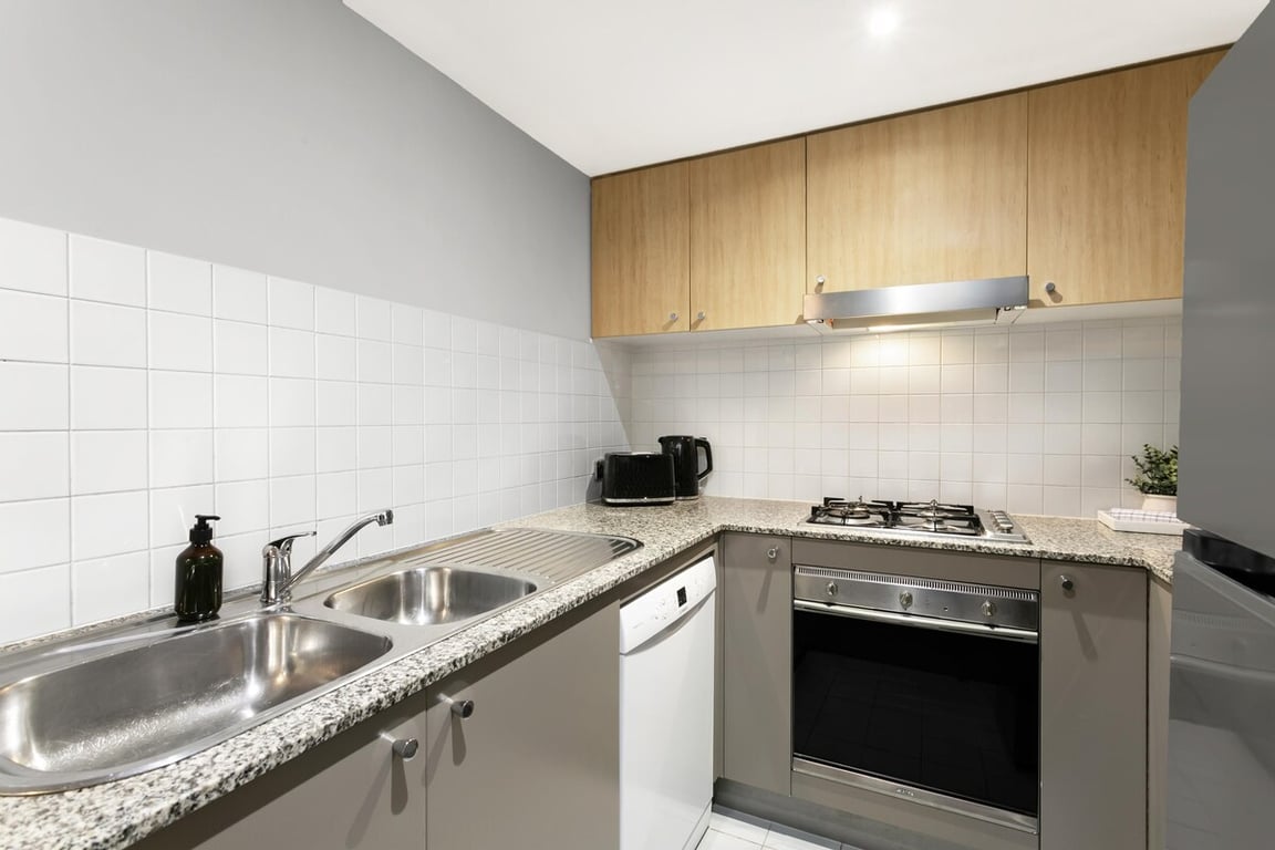 HELP7 - Chatswood Charm | Convenience Meets Poolside Views