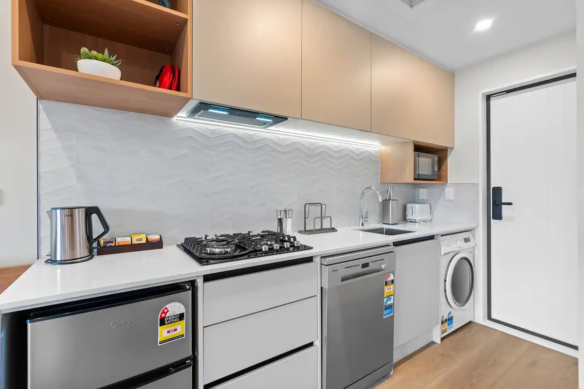 New warm modern 1 bedroom unit2