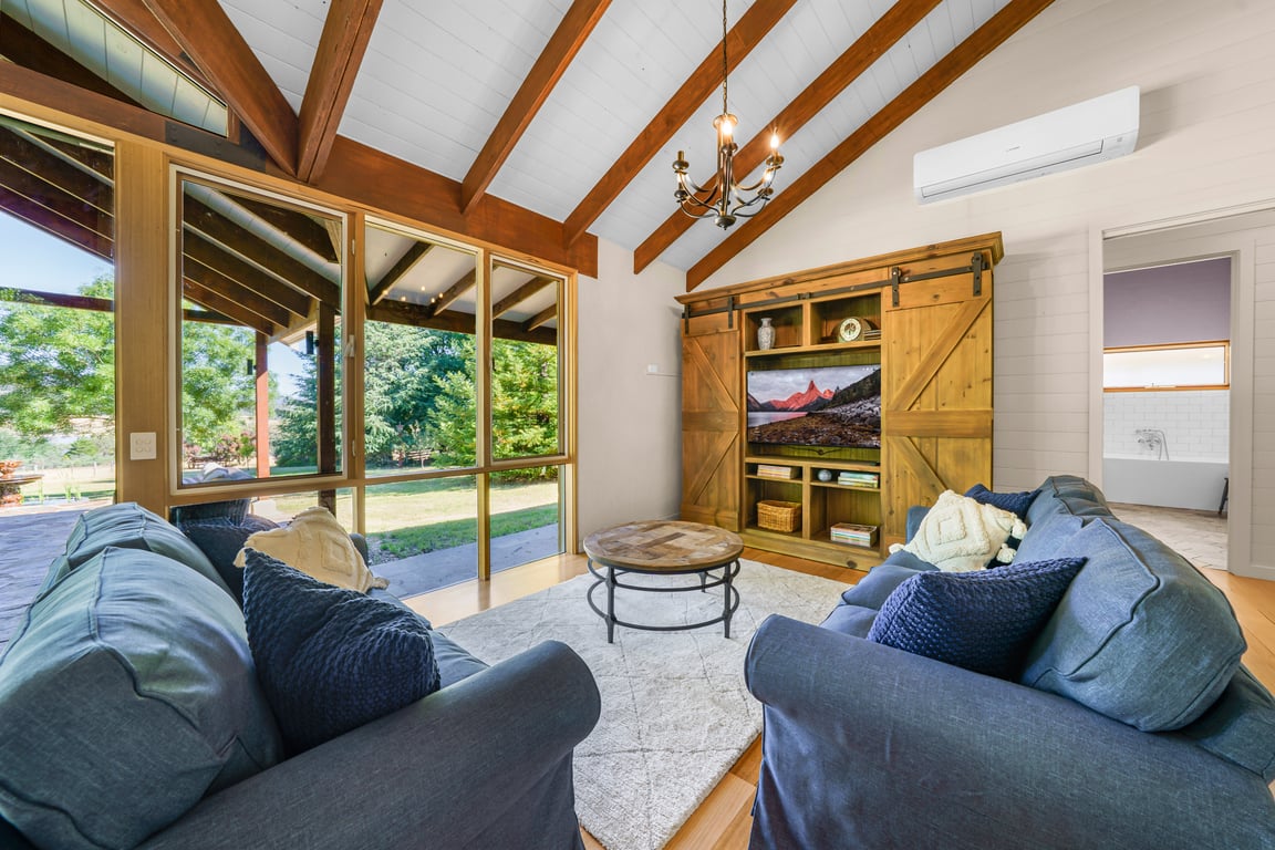 Yarrowood - Country Retreat near Lake Nillahcootie