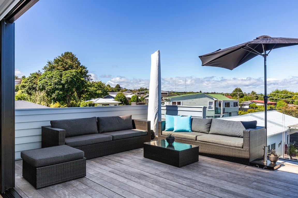 Luxury With Lake Views