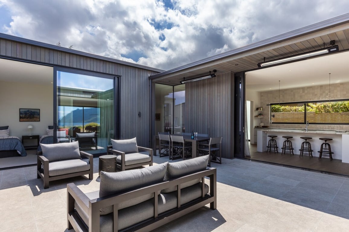 Lochside – Luxury Lakeside Living In Kinloch