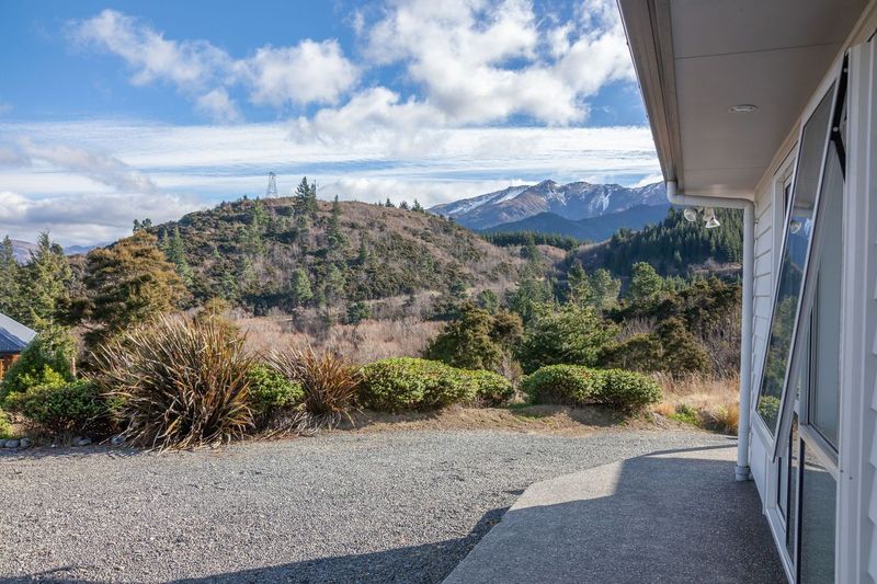 Hillside Hideaway (Pet Friendly) 