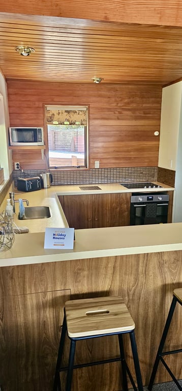 28 Acheron Heights (Pet Friendly) 