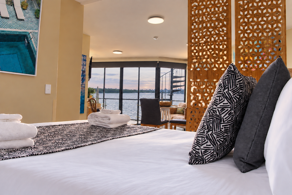 Unit 304 – Deluxe 1 Bedroom Waterfront Rooftop